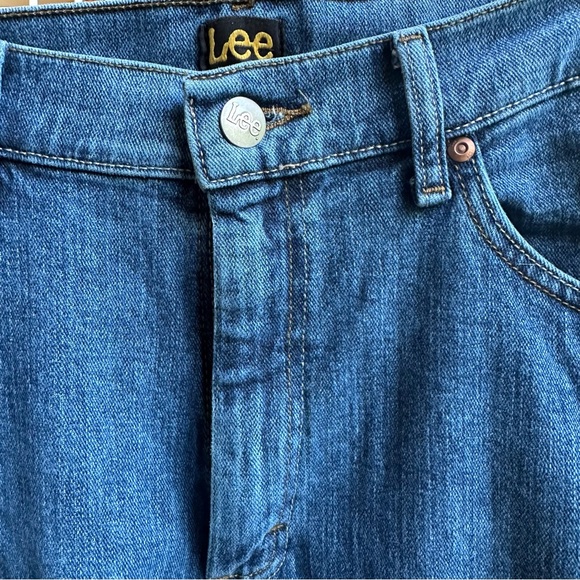 Lee men’s 36x34 Extreme Motion straight fit tapered leg med. wash jeans. Worn 5x - Picture 4 of 7